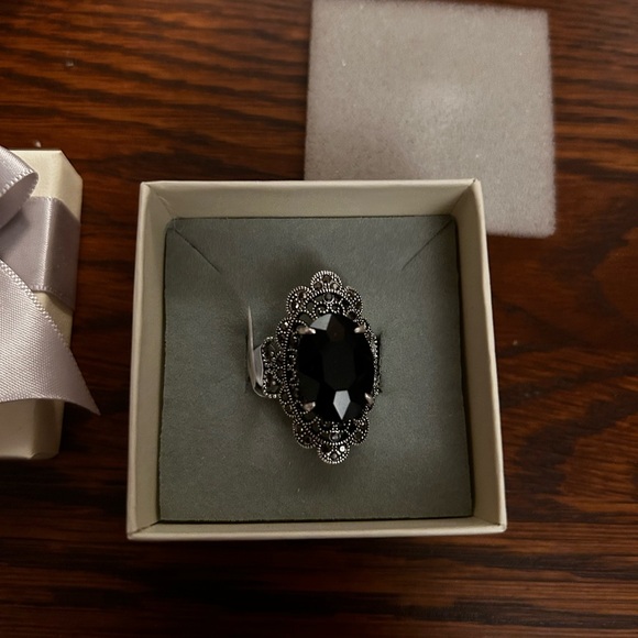 Sterling Silver large cocktail ring size 10 - Picture 3 of 3